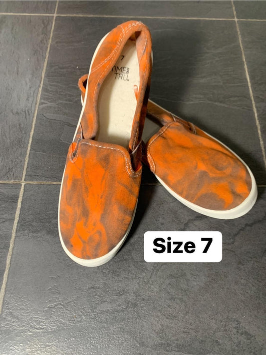 Shoes size 7